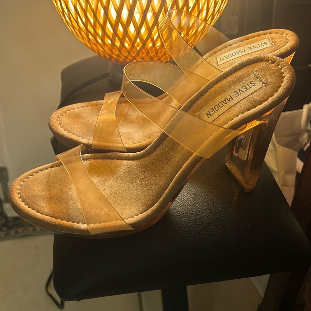 Steve Madden Gold Heels Modern Elegance